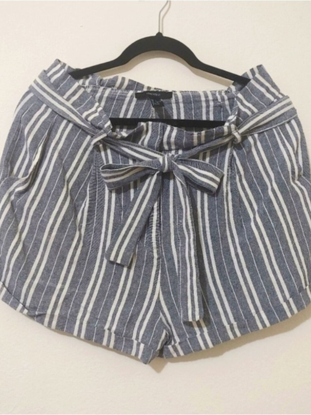 Shorts with bow detail at waist